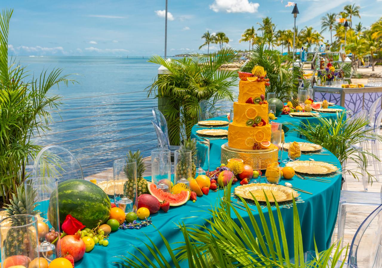 wedding cake by the beach